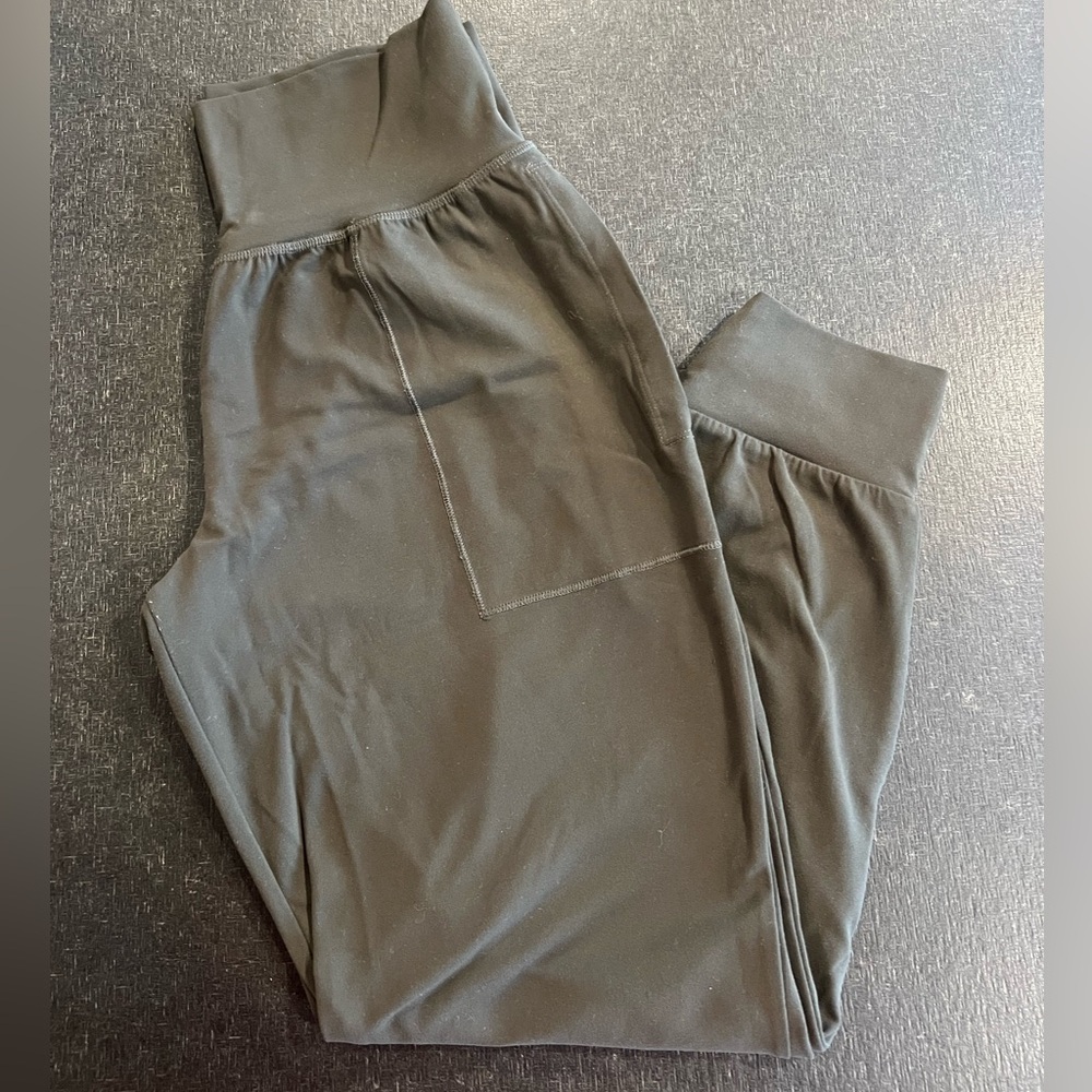 Athleta Salutation Petite Green Joggers